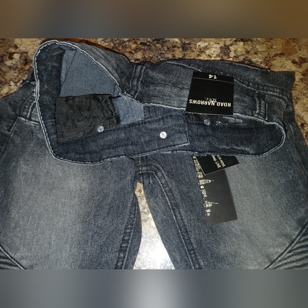 Road narrow size 14 black rinse boys jeans. Nyc. Designed and crafted .new - Picture 8 of 9
